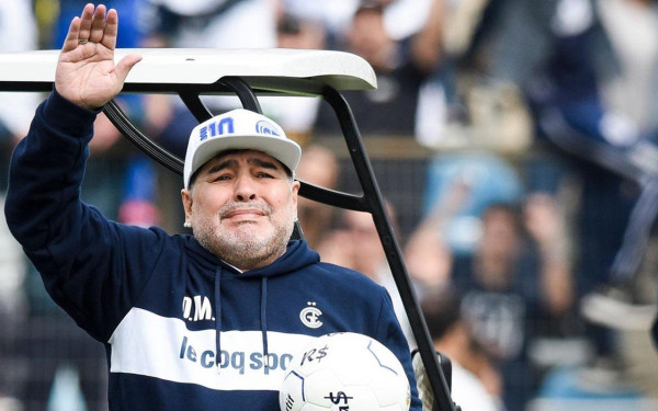 Δίκη Μαραντόνα: Η κόρη του κατήγγειλε «χειραγώγηση» της οικογένειάς της από τους γιατρούς