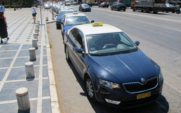 Θεσσαλονίκη: Μείωση έως και 90% στον τζίρο τους «βλέπουν» οι οδηγοί ταξί (φωτ.)