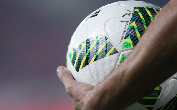 Σοκ στην Κολομβία: Ποδοσφαιριστής τραυματίστηκε από μαχαίρι την ώρα που εκτελούσε πέναλτι (βίντεο)