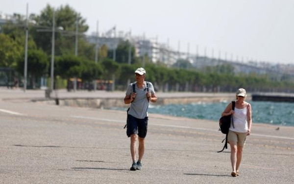 Καιρός: Βροχές, πιθανές καταιγίδες και άνεμοι ρίχνουν τον υδράργυρο