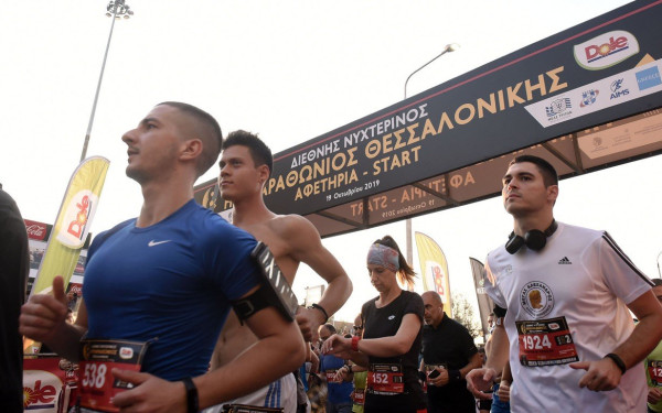 Ημιμαραθώνιος Θεσσαλονίκης: Αναγνώστου και Λεοντιάδου στην κορυφή της κατάταξης (videos)