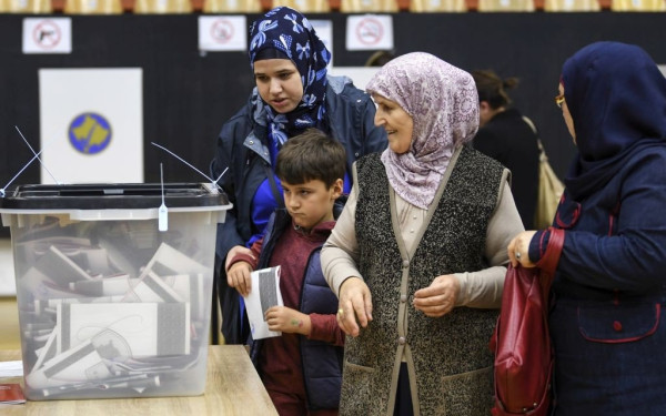 Σε εξέλιξη δημοψήφισμα στο βόρειο Κόσοβο για την αποπομπή 4 Σέρβων δημάρχων