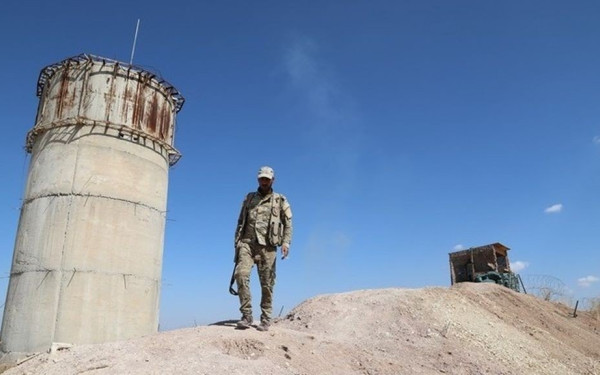 Η Ρωσία συνομιλεί με τους αντάρτες της Συρίας για να κρατήσει τις βάσεις στη χώρα