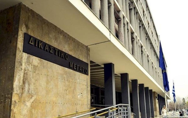 Θεσσαλονίκη: Γιαγιά 15χρονης τσιγγάνας κατήγγειλε τους παππούδες του ανήλικου φίλου της για αρπαγή