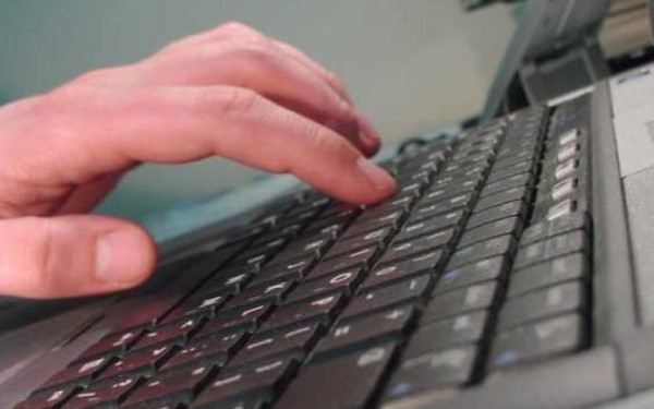 Οι ΗΠΑ ψάχνουν να βρουν πώς διέρρευσαν στα social media απόρρητα έγγραφα