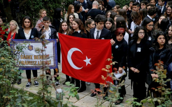 Θεσσαλονίκη: Ουρές Τούρκων επισκεπτών στο τουρκικό προξενείο για την επέτειο θανάτου του Ατατούρκ (βίντεο)