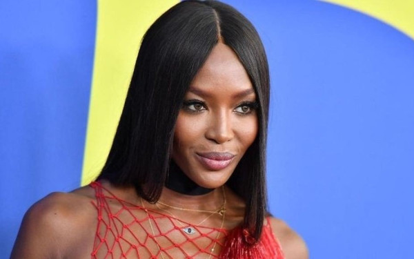 Υπόθεση Έπσταϊν: Νέα στοιχεία για τη σχέση με τη Ναόμι Κάμπελ – Emails, καταθέσεις και το όνομά της σε εκατοντάδες αρχεία