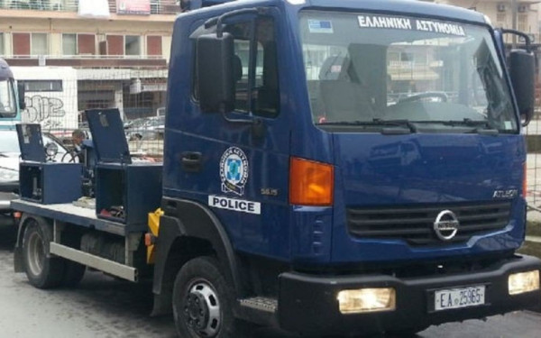 Θεσσαλονίκη: Διπλή έφοδος της Αστυνομίας και βροχή ποινών σε «μηχανοκίνητη συνάντηση» στον Λευκό Πύργο