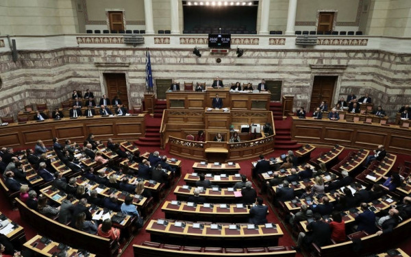 Κόντρα Σκυλακάκη-Αχτσιόγλου για τα αναδρομικά των συνταξιούχων