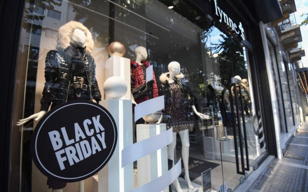 «Μυρίζουν» Χριστούγεννα στην αγορά: Σε ρυθμούς προσφορών ο Νοέμβριος