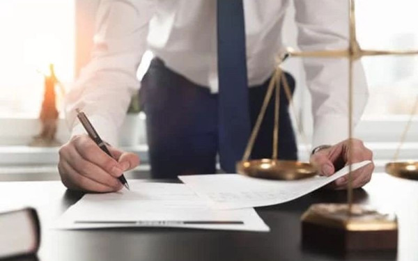 Φορολογικό νομοσχέδιο: Σε αποχή από Δευτέρα οι δικηγόροι - Κλιμακώνουν τις κινητοποιήσεις τους