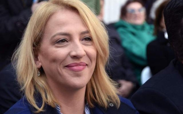 Ρένα Δούρου: Άλλο οι δημόσιες σχέσεις και άλλο η σοβαρή εξωτερική πολιτική