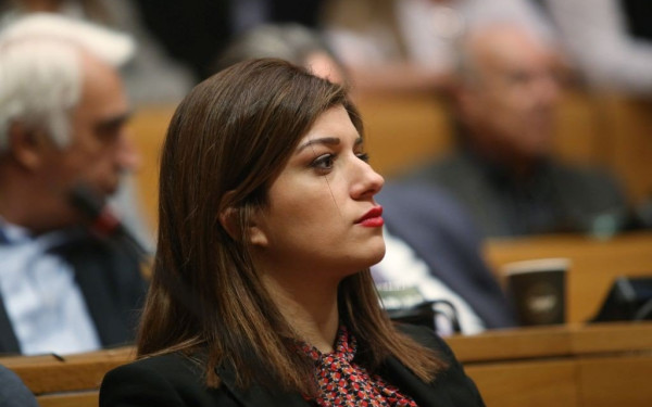 Κ. Νοτοπούλου: Πρόταση για την ανέγερση μνημείου - αναθηματικής πλάκας στη μνήμη του 19χρονου Άλκη