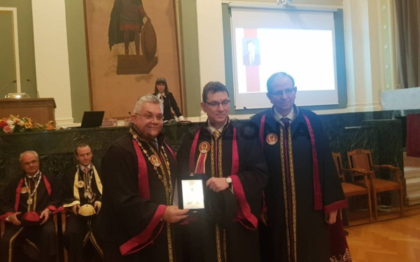 ΑΠΘ: Επίτιμος διδάκτορας ο Δρ. Άλμπερτ Μπουρλά, Chief Excecutive Officer της Pfizer