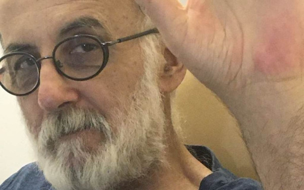 Πέθανε ο Θάνος Μικρούτσικος