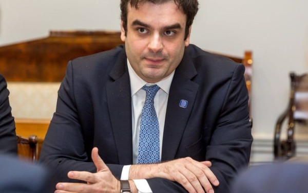 ΣΥΡΙΖΑ: Έχει να πει κουβέντα για τις απευθείας αναθέσεις χιλιάδων ευρώ ο Κ. Πιερρακάκης;