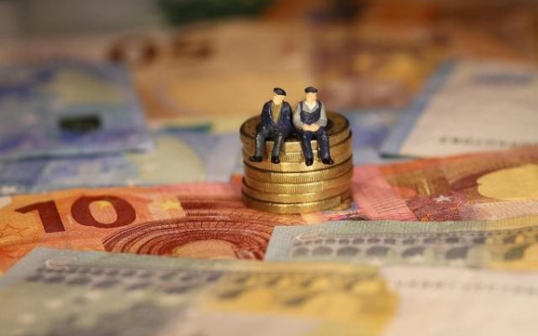 Ποιοι μπορούν να βγουν στη σύνταξη το 2023 νωρίτερα από τα 62 χρόνια - Παραδείγματα