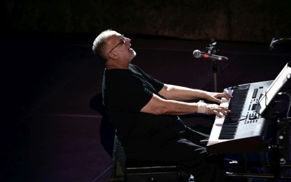 Τρία χρόνια χωρίς τον Θάνο Μικρούτσικο (βίντεο)