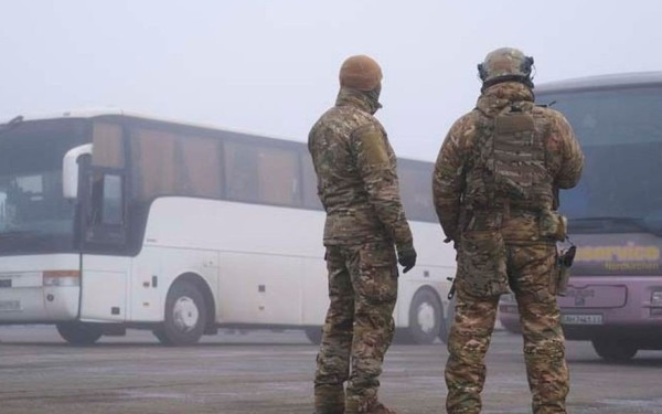 Η Μόσχα ανακοίνωσε ότι 90 Ρώσοι αιχμάλωτοι πολέμου επέστρεψαν από την Ουκρανία
