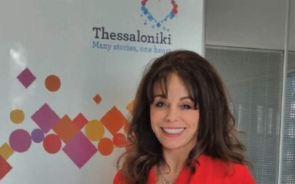 Η Βούλα Πατουλίδου "μένει σπίτι" και στέλνει το μήνυμά της μέσω του makthes.gr (Βίντεο)