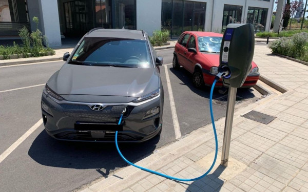 Eurostat: Στην Ελλάδα τα χαμηλότερα ποσοστά  ηλεκτρικών επιβατικών αυτοκινήτων