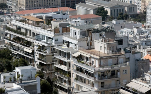 Α. Χαρίτσης: Παίρνετε τα σπίτια του κόσμου για να τα δώσετε στους «Πάτσηδες»