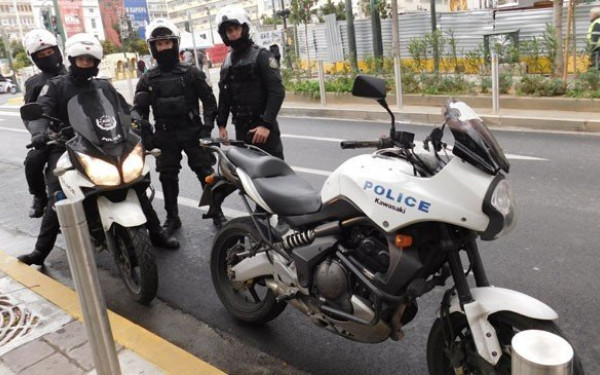 Ψυχικό: Διαρρήκτες εμβόλισαν μηχανή με άνδρες της ΔΙΑΣ - Τραυματίστηκαν δύο αστυνομικοί 