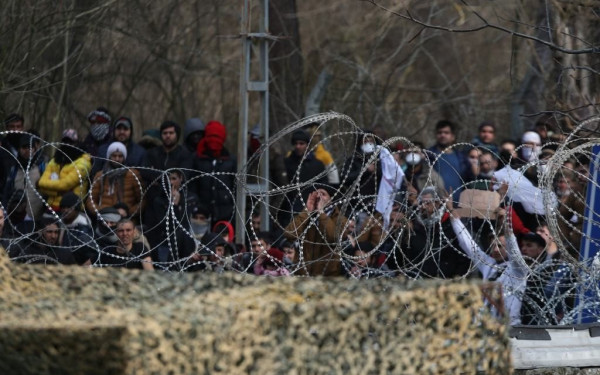 Σε «εγρήγορση» η Αθήνα για το μεταναστευτικό: Επειγόντως τη Δευτέρα στον Έβρο ο Χρυσοχοΐδης - ﻿Επισπεύδουν τα έργα στον φράχτη