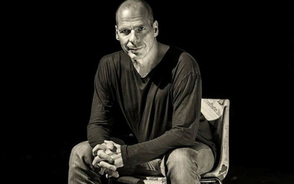 Γ. Βαρουφάκης: Ήρθε η ώρα να «ανατινάξουμε» το τραπεζικό σύστημα