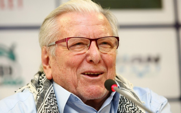 Σε λαϊκό προσκύνημα από σήμερα Πέμπτη η σορός του Κώστα Βουτσά 