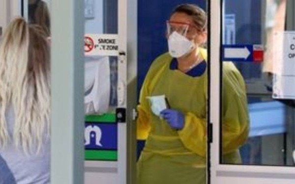 Βρετανία: Η ρυθμιστική αρχή αξιολόγησε το εμβόλιο της Pfizer με βάση τα διεθνή πρότυπα