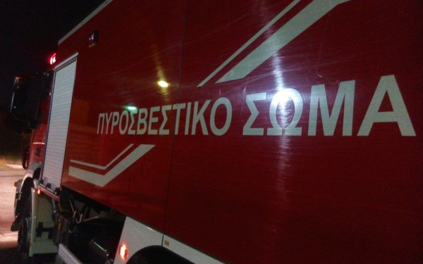 Θεσσαλονίκη: Ξέσπασε φωτιά έξω από τα Διαβατά - Φόβοι ότι καίγονται ανακυκλώσιμα υλικά