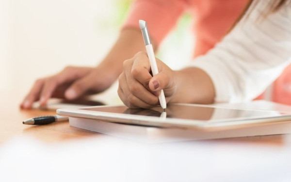 Έλεγχοι με τάμπλετ στο χέρι για την αδήλωτη εργασία 