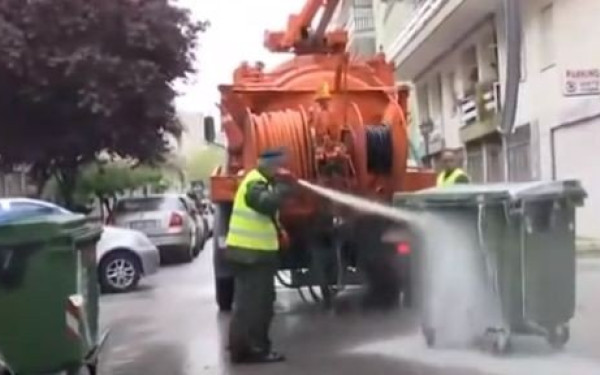 Θεσσαλονίκη: Απολύμανση στη γειτονιά του 35χρονου που πέθανε από κορονοϊό (Φωτ.)