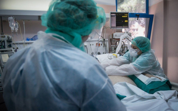 Κορονοϊός: Μακραίνει η λίστα των θυμάτων  – Κατέληξε ένας 71χρονος