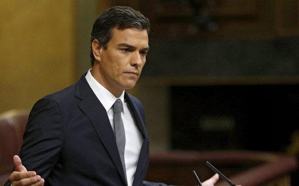 Ισπανία: "Μη φοράτε γραβάτες με τον καύσωνα" συμβουλεύει ο πρωθυπουργός Σάντσεθ