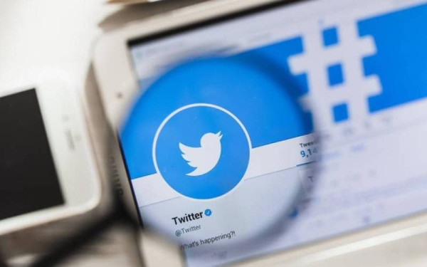 Το Twitter αφαιρεί τα παλιά «μπλε τικ», άλλοτε διακριτικό εγκυρότητας και αυθεντικότητας