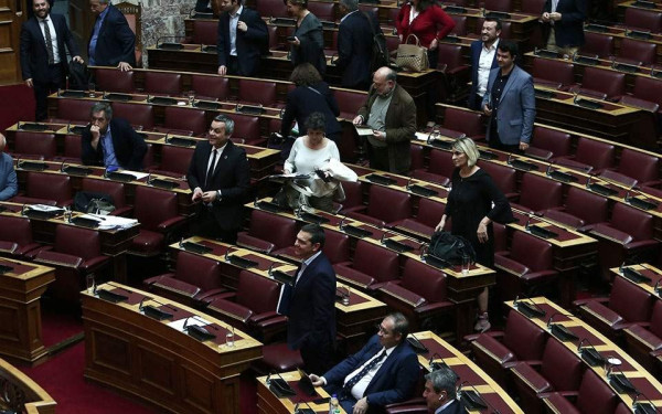 ΣΥΡΙΖΑ: Ερώτηση 25 βουλευτών για τη ματαίωση μελετών έργων σιδηροδρομικής σύνδεσης του Λιμένα Θεσσαλονίκης και του Δυτικού Προαστιακού