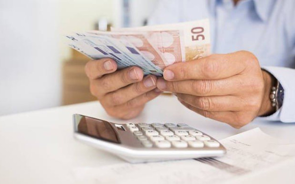 Χρέη στην Εφορία: Αναβιώνουν από σήμερα οι ρυθμίσεις για τις 72 και 120 δόσεις - Βήμα βήμα όλη η διαδικασία