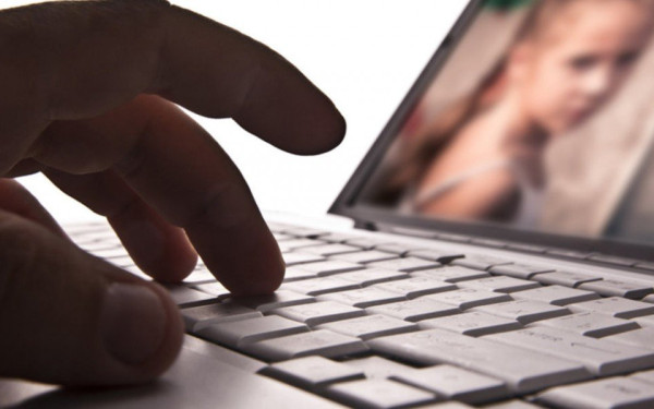 Συνελήφθη 54χρονος για πορνογραφία ανηλίκων-  Είχε φωτογραφίες σεξουαλικής κακοποίησης εφήβων