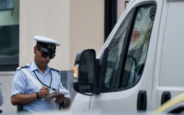 Σαρωτικοί οι έλεγχοι της Τροχαίας: 276 «καμπάνες» σε οδηγούς της Θεσσαλονίκης μόνο σε μία μέρα