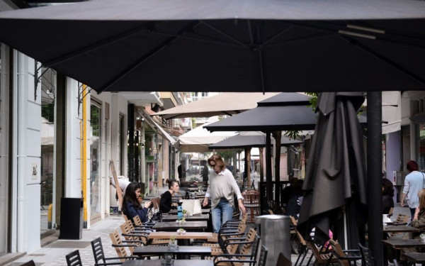 «Πάγωμα» των τελών για τα τραπεζοκαθίσματα εισηγείται ο Κ. Ζέρβας