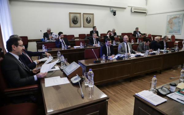 Υπόθεση Novartis: Να καταθέσουν επωνύμως οι προστατευόμενοι μάρτυρες ζητά η εισαγγελέας του Ειδικού Δικαστηρίου