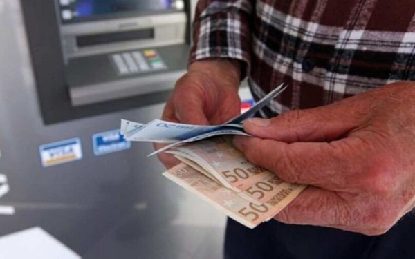 Έρχεται διπλός προεκλογικός μποναμάς για τους συνταξιούχους