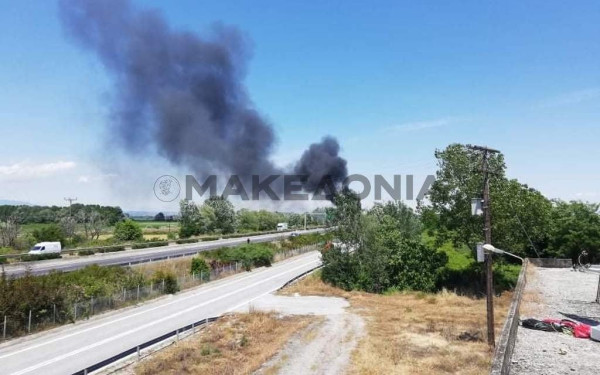 Πιερία: Έσβησε η φωτιά στο βυτιοφόρο - Νεκρός ο οδηγός
