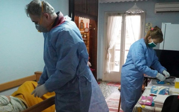 Θεσσαλονίκη: Τα ΚΑΠΗ του δήμου στέλνουν «Βοήθεια Στο Σπίτι» 