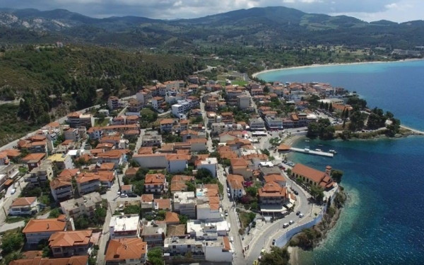 Αγορά ακινήτων στη Χαλκιδική - Οι Έλληνες πουλάνε, παρά αγοράζουν σπίτια