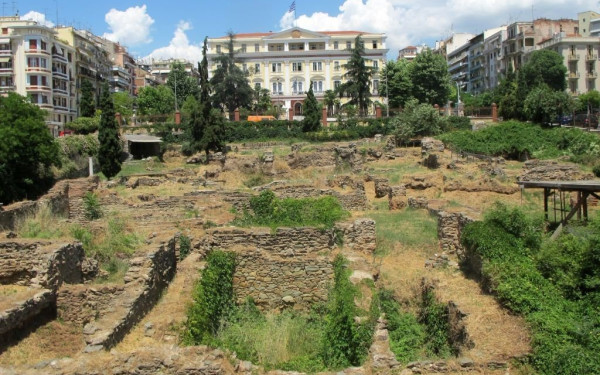 Θεσσαλονίκη: «Πράσινο φως» από το ΚΑΣ για τις αναπλάσεις στις πλατείες Δημοκρατίας και Διοικητηρίου