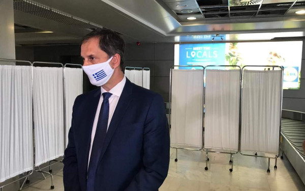 Ικανοποιημένος ο Θεοχάρης για το άνοιγμα πτήσεων από την Μεγάλη Βρετανία στην Ελλάδα