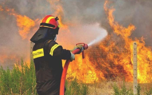 Πυρκαγιά στην Κερατέα Αττικής - Οριοθετήθηκε άμεσα